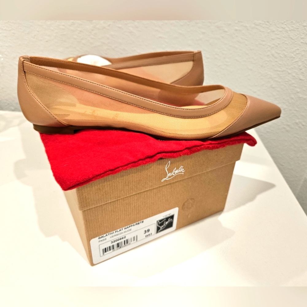 Christian Louboutin Galativi nude flats. NWT